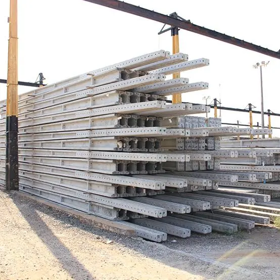 Fábrica e postes de concreto